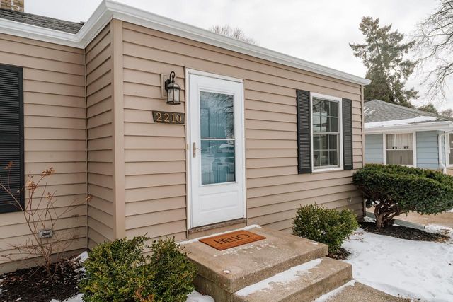 2210 N 107th STREET, Wauwatosa, WI 53226