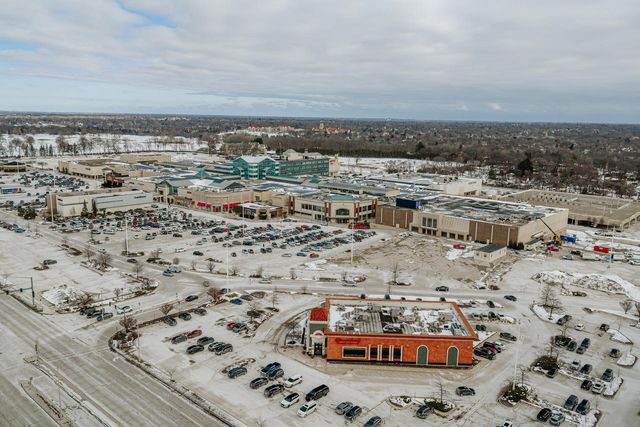 2210 N 107th STREET, Wauwatosa, WI 53226