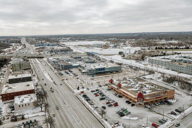 2210 N 107th STREET, Wauwatosa, WI 53226