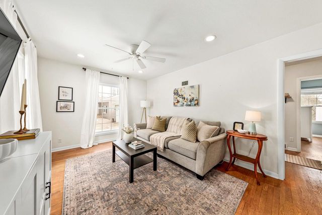 2210 N 107th STREET, Wauwatosa, WI 53226