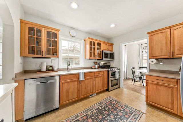 2210 N 107th STREET, Wauwatosa, WI 53226