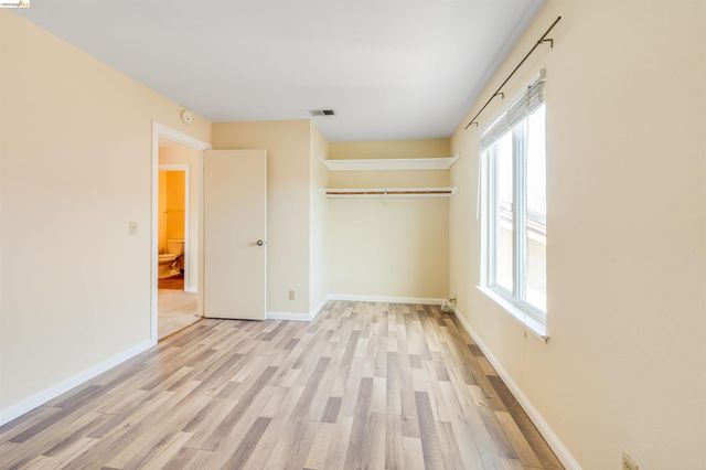 2142 Redwood Rd, Hercules, CA 94547