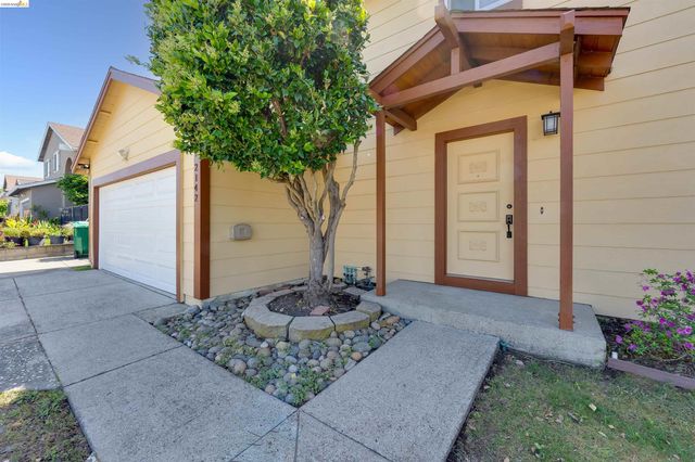 2142 Redwood Rd, Hercules, CA 94547