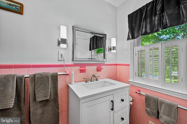 206 CHARMUTH RD, Lutherville Timonium, MD 21093