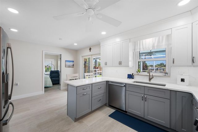 5000 VENETIAN BOULEVARD NE, St Petersburg, FL 33703