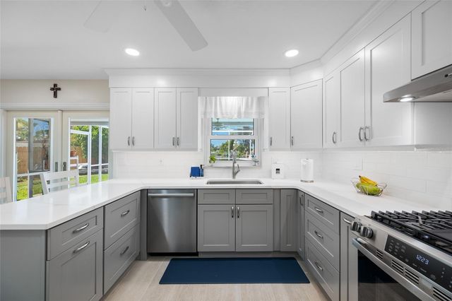 5000 VENETIAN BOULEVARD NE, St Petersburg, FL 33703