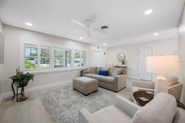 5000 VENETIAN BOULEVARD NE, St Petersburg, FL 33703