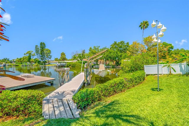 5000 VENETIAN BOULEVARD NE, St Petersburg, FL 33703