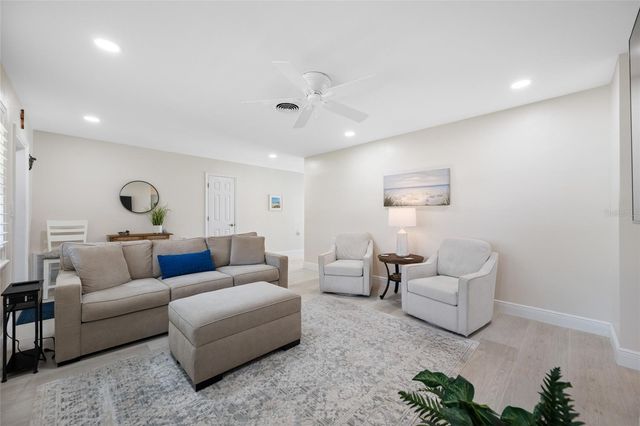 5000 VENETIAN BOULEVARD NE, St Petersburg, FL 33703
