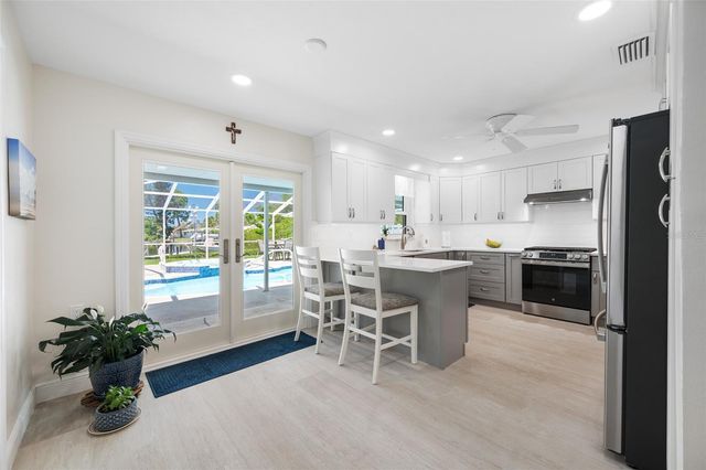 5000 VENETIAN BOULEVARD NE, St Petersburg, FL 33703