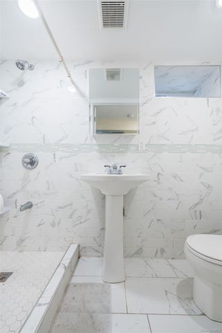 15424 13th Avenue, Beechhurst, NY 11357