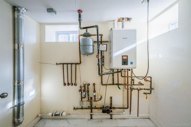 15424 13th Avenue, Beechhurst, NY 11357