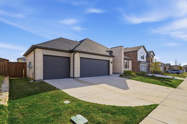 1212 Nuevo Rancho Lane, Fort Worth, TX 76052