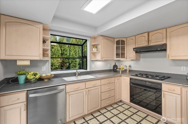 5207 154th Avenue NE, Redmond, WA 98052