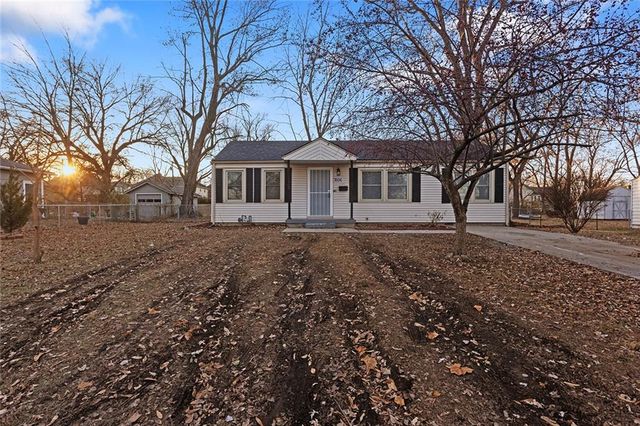 7606 Woodson Road, Raytown, MO 64138