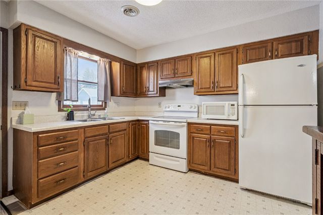 205 Grove Street NW, Shellsburg, IA 52332