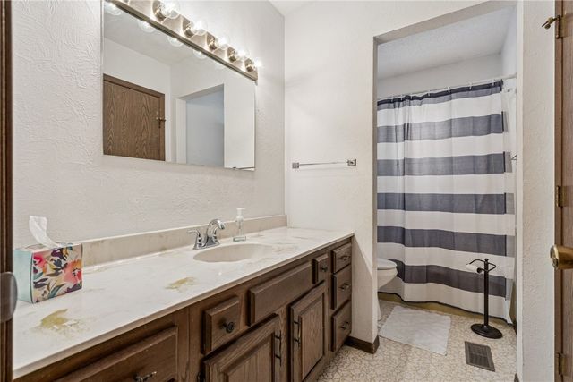 205 Grove Street NW, Shellsburg, IA 52332