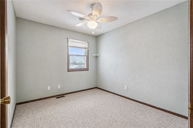 205 Grove Street NW, Shellsburg, IA 52332