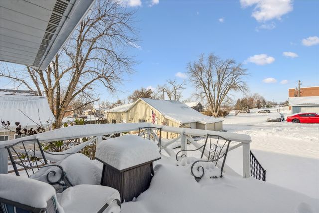 205 Grove Street NW, Shellsburg, IA 52332