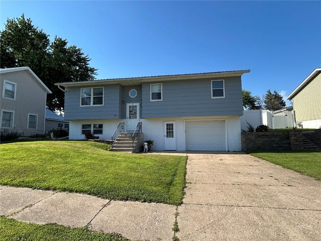205 Grove Street NW, Shellsburg, IA 52332