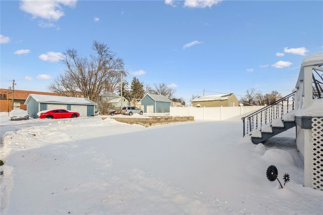 205 Grove Street NW, Shellsburg, IA 52332