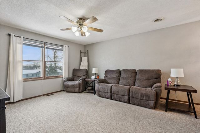 205 Grove Street NW, Shellsburg, IA 52332