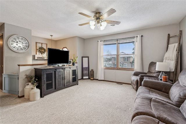 205 Grove Street NW, Shellsburg, IA 52332