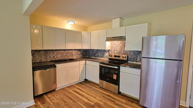 319 Queen Margaret Lane, Jackson, MS 39209
