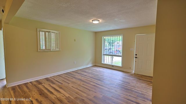 319 Queen Margaret Lane, Jackson, MS 39209