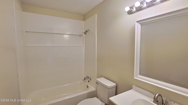 319 Queen Margaret Lane, Jackson, MS 39209