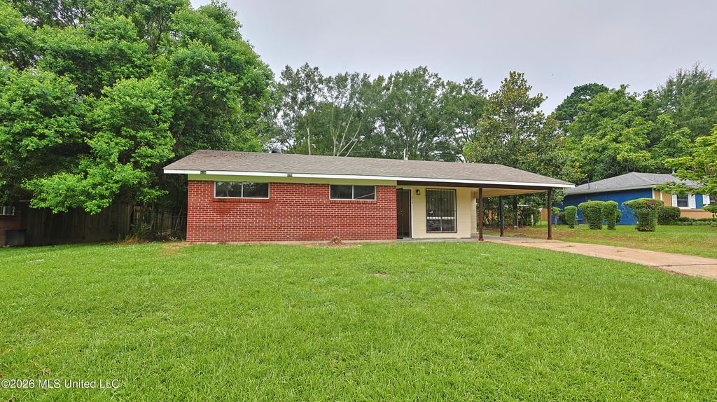 319 Queen Margaret Lane, Jackson, MS 39209