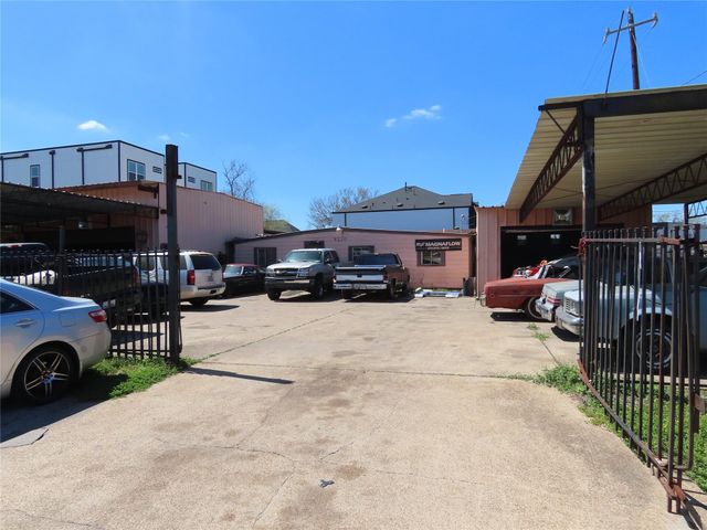 4230 Sterling Street, Houston, TX 77051