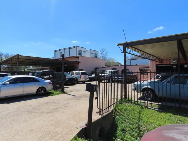 4230 Sterling Street, Houston, TX 77051