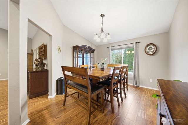 946 Paine Road, Castle Rock, WA 98611