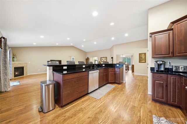 946 Paine Road, Castle Rock, WA 98611