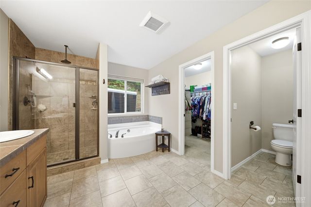 946 Paine Road, Castle Rock, WA 98611