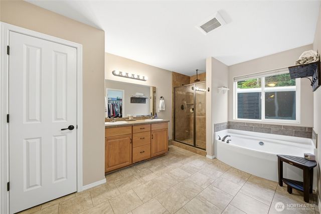 946 Paine Road, Castle Rock, WA 98611