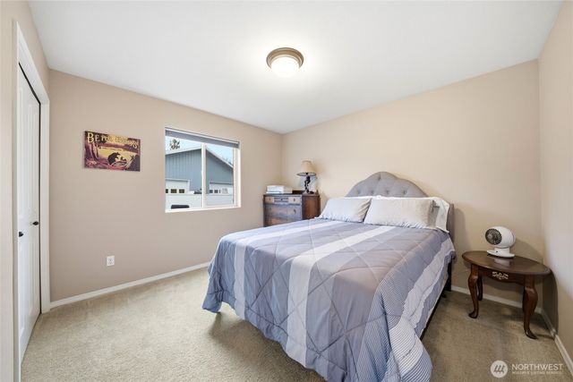 946 Paine Road, Castle Rock, WA 98611