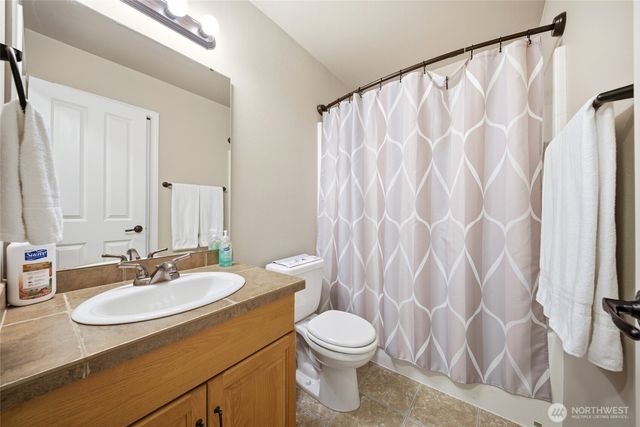 946 Paine Road, Castle Rock, WA 98611