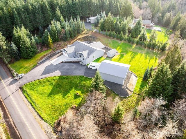 946 Paine Road, Castle Rock, WA 98611