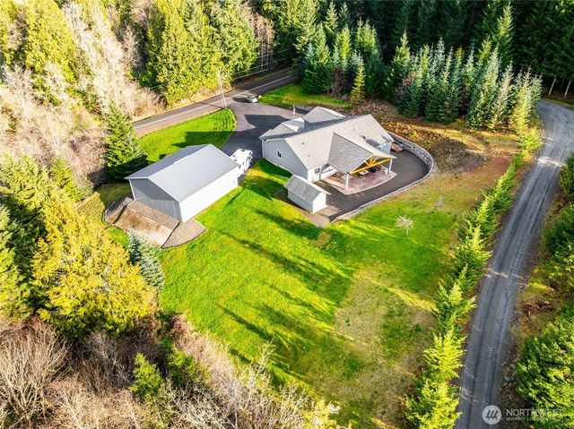 946 Paine Road, Castle Rock, WA 98611
