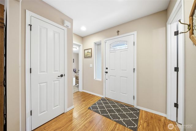 946 Paine Road, Castle Rock, WA 98611