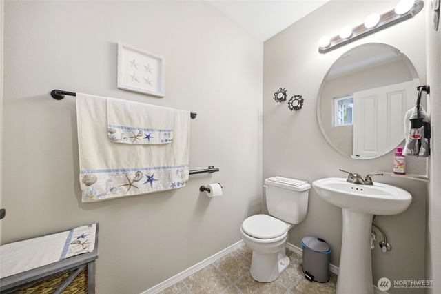946 Paine Road, Castle Rock, WA 98611