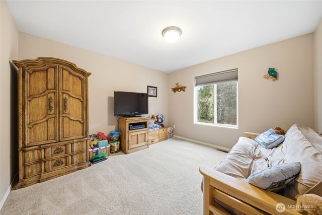 946 Paine Road, Castle Rock, WA 98611