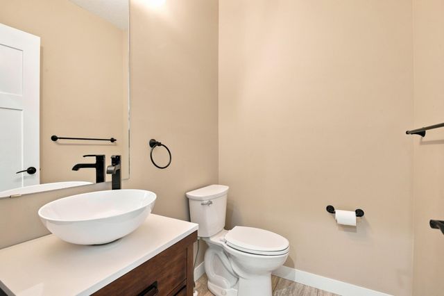 515 21st Place NE, Kasson, MN 55944