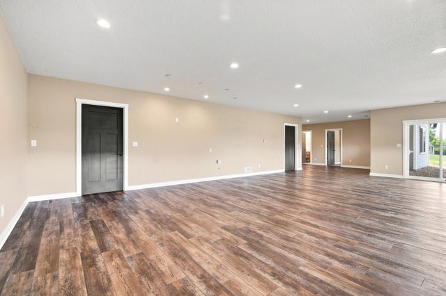 515 21st Place NE, Kasson, MN 55944