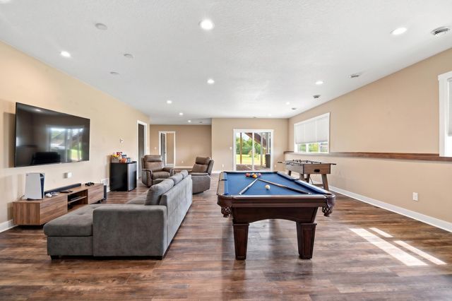 515 21st Place NE, Kasson, MN 55944