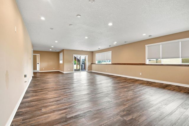 515 21st Place NE, Kasson, MN 55944