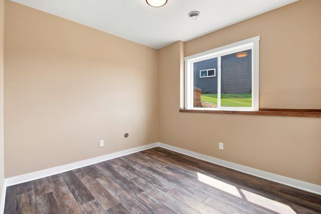 515 21st Place NE, Kasson, MN 55944