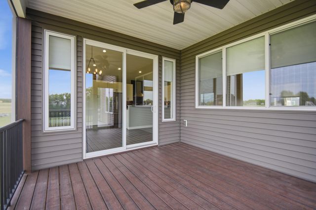 515 21st Place NE, Kasson, MN 55944